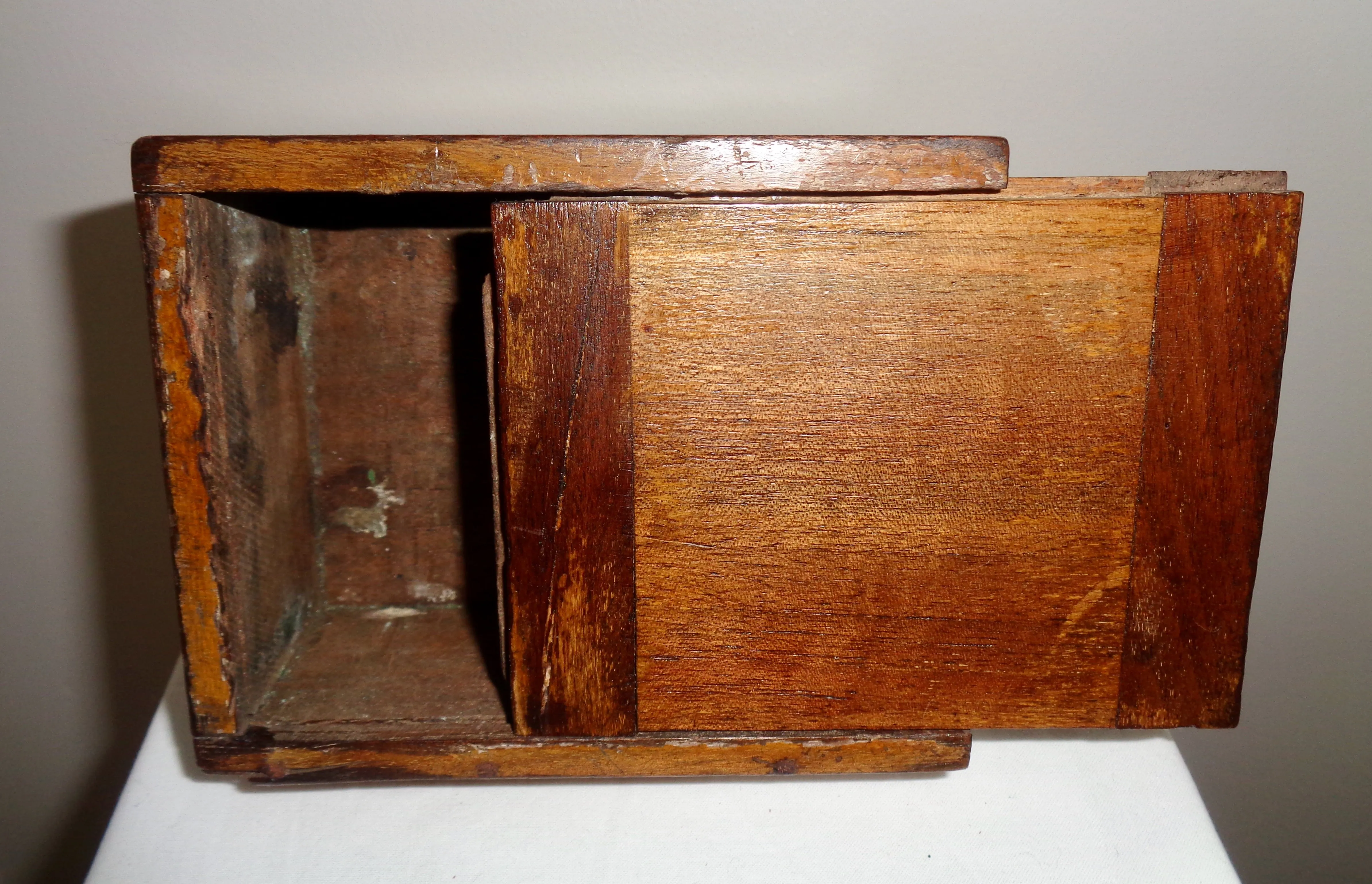 Antique Ever Ready UK Bullseye Bulb Torch / Hand Lamp In A Wood Case